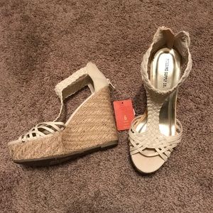 Tan wedges- NWT- size 6